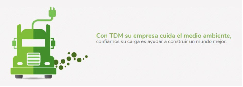 Dibujo de un camión verde con un enchufe, acompañado del texto "Con TDM su empresa cuida el medio ambiente".